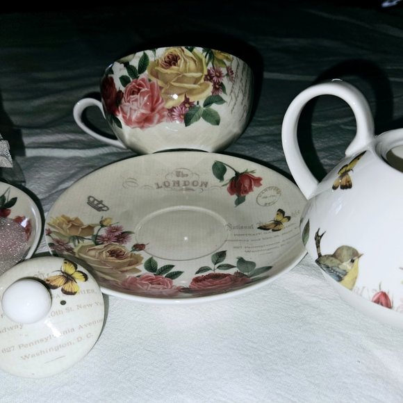 2 STECHCOL GRACIE BONE CHINA STACKED TEAPOT CUP & SAUCER Royal London Theme New - Picture 3 of 16